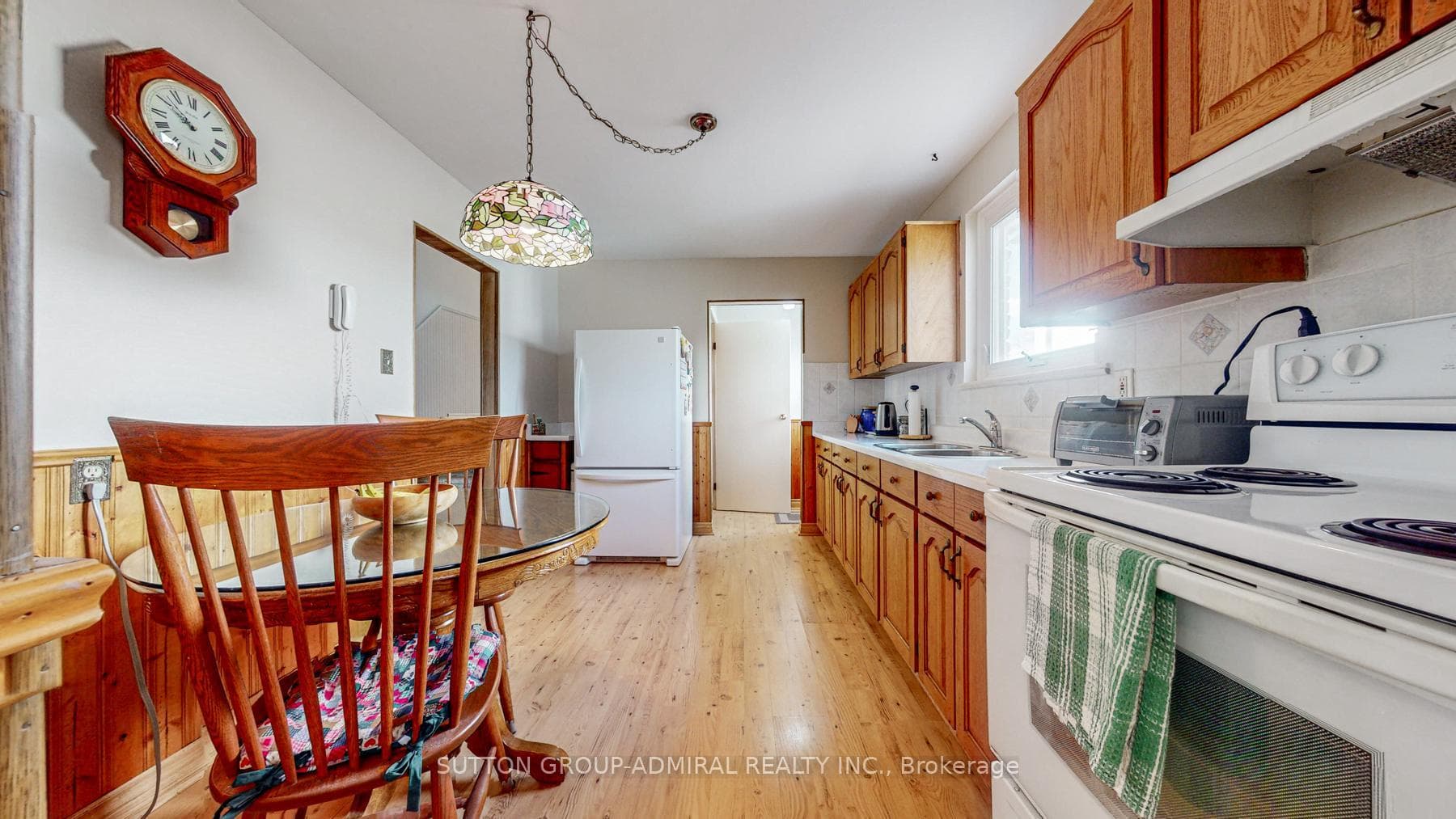 2 Geneva Crescent photo 9