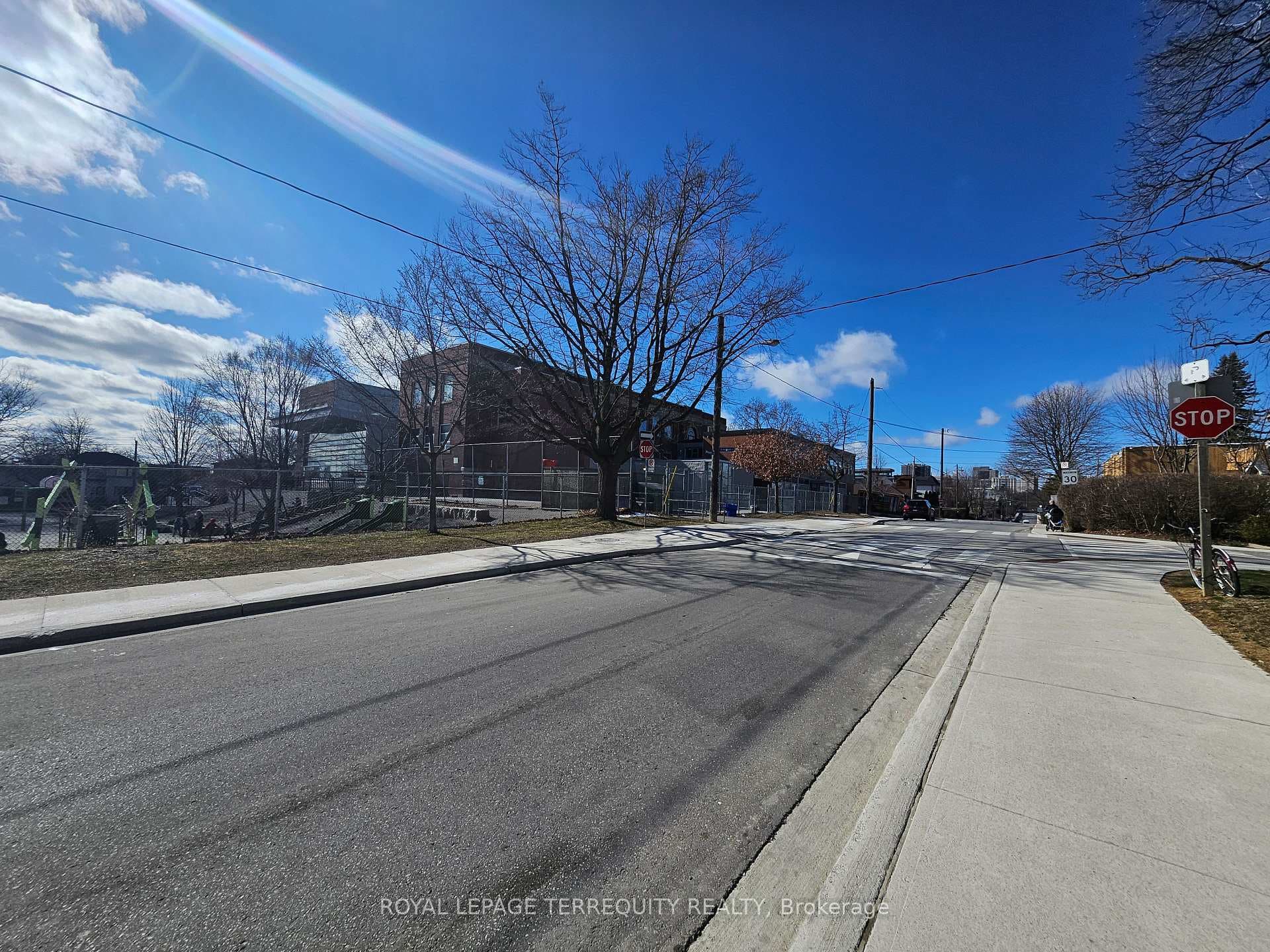 401 Winnett Avenue Unit 3 photo 31
