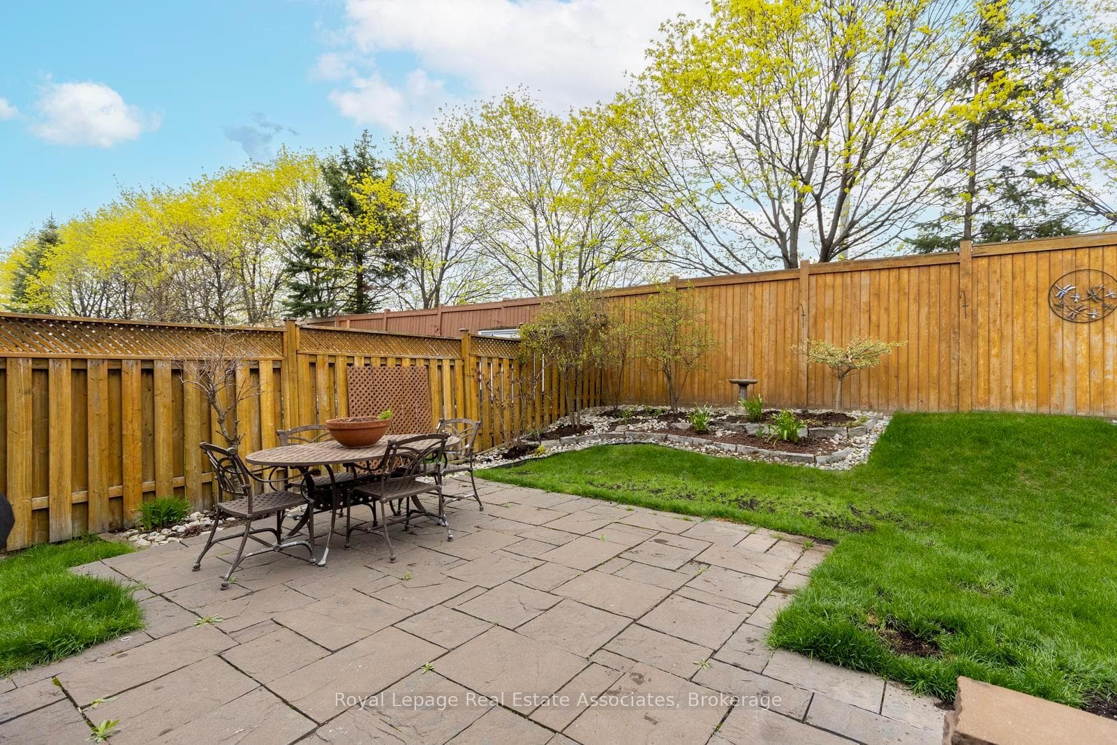 1818 Bridlington Court photo 40