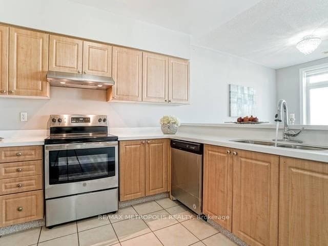 7340 Markham Road Unit 310 photo 11