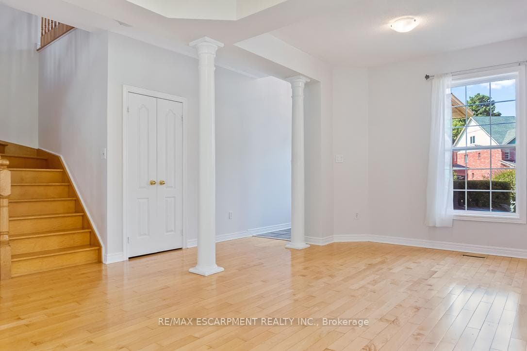 1146 Upper River Court photo 6