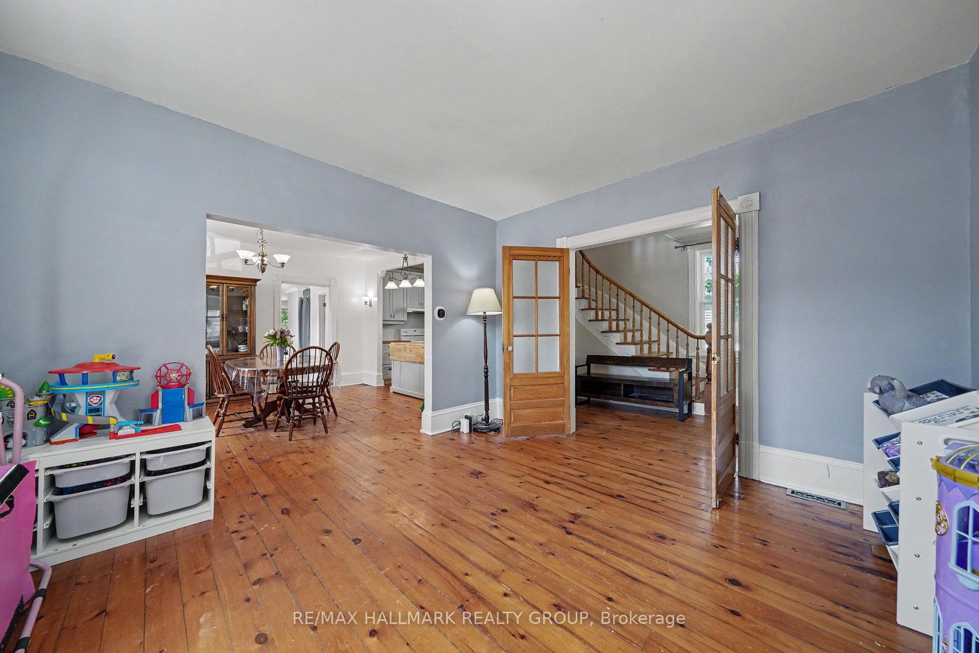 98 Drummond Street photo 13