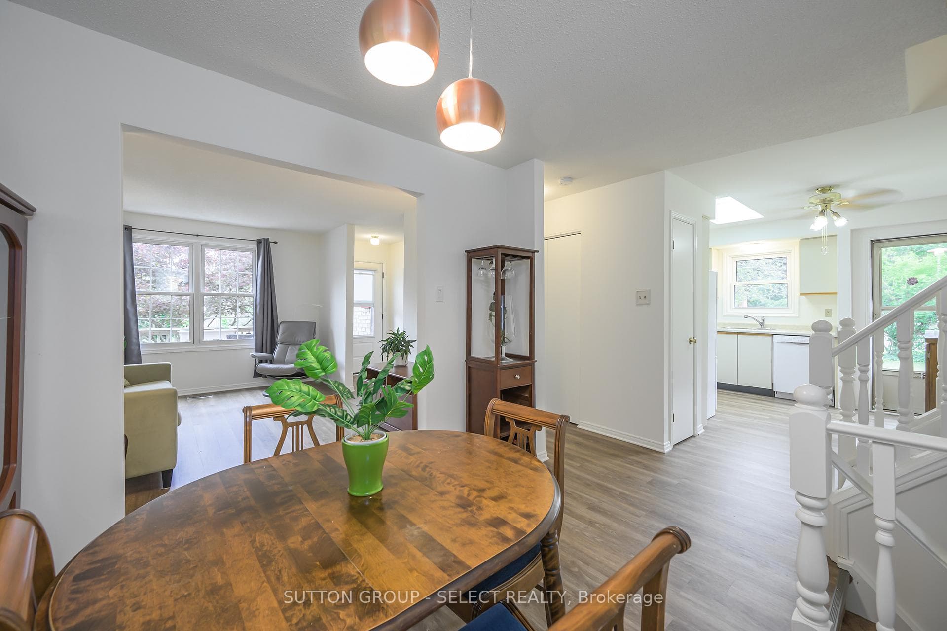 19 Banting Crescent photo 12