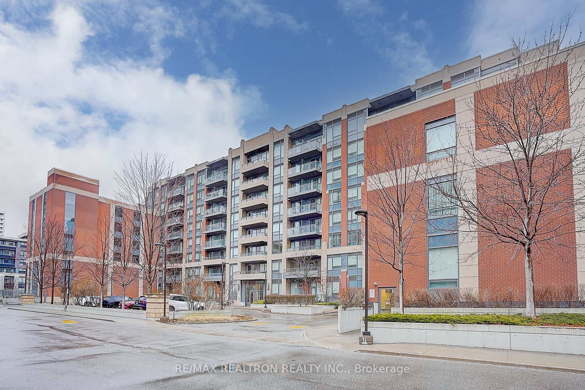 28 Uptown Drive Unit Ph18 photo 2