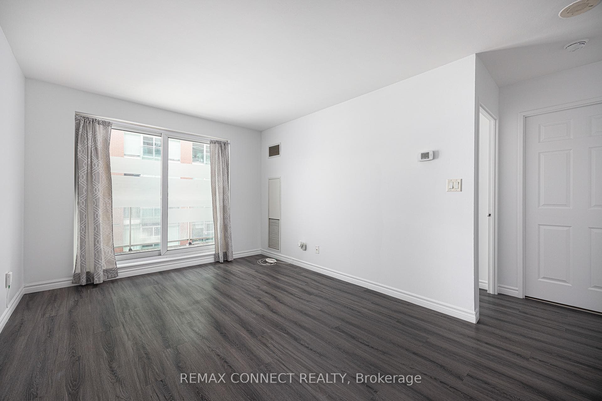 230 King Street Unit 710 photo 3