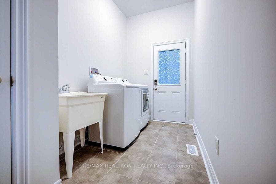 78 Jinnah Avenue photo 20