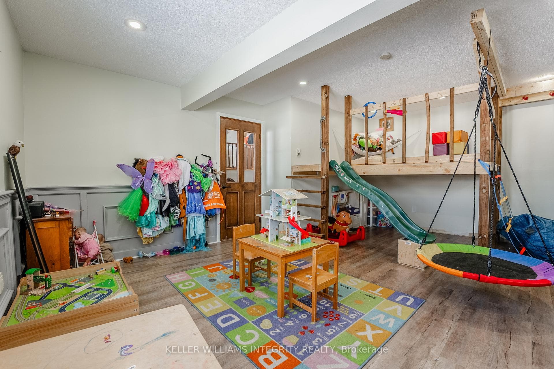3238 Broadway Avenue photo 12