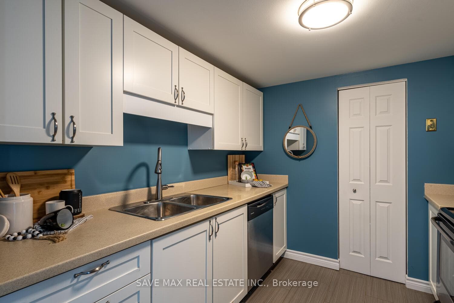 155 KENT Street Unit 901 photo 11