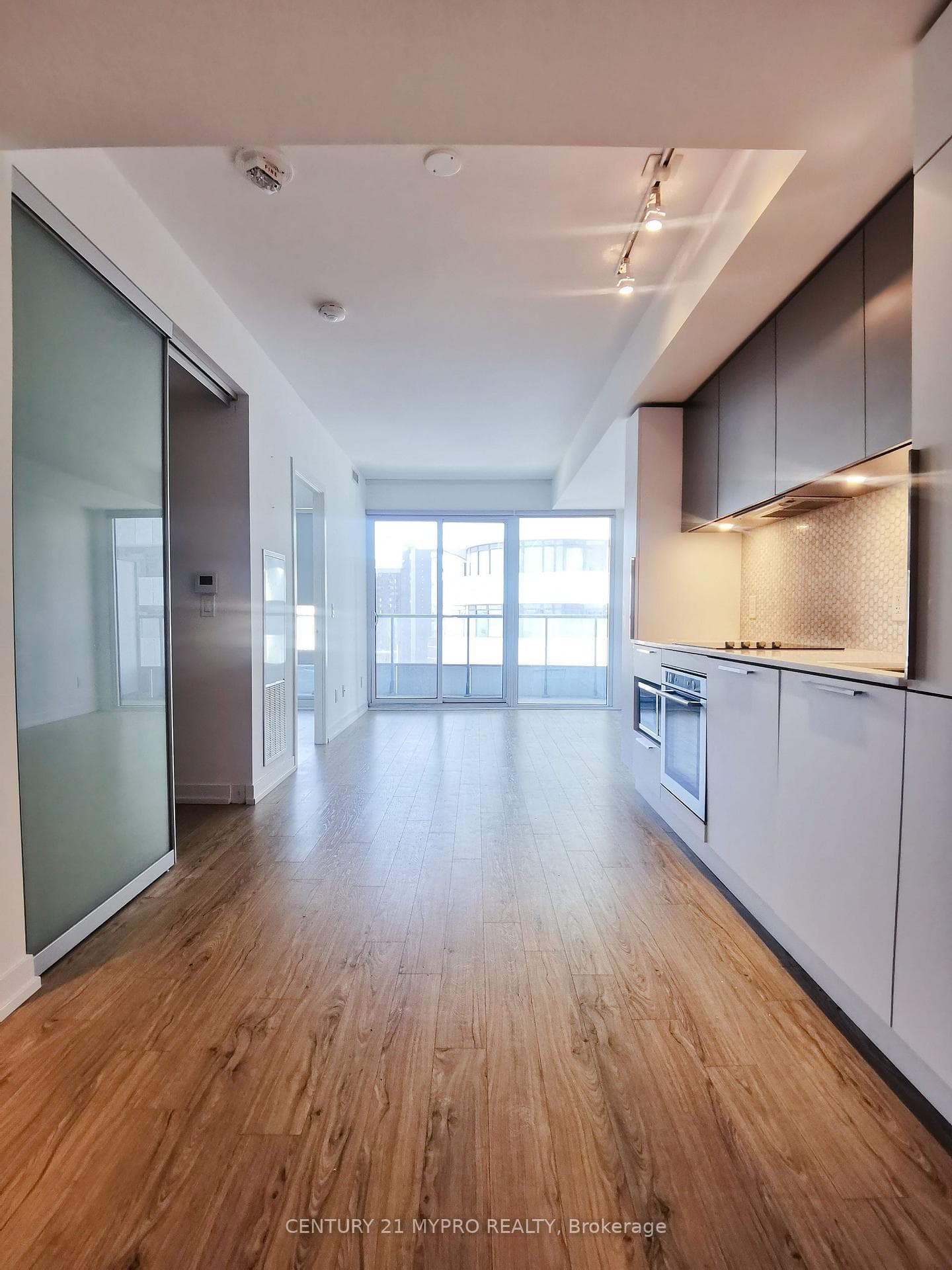 85 Wood Street Unit 1501 photo 2