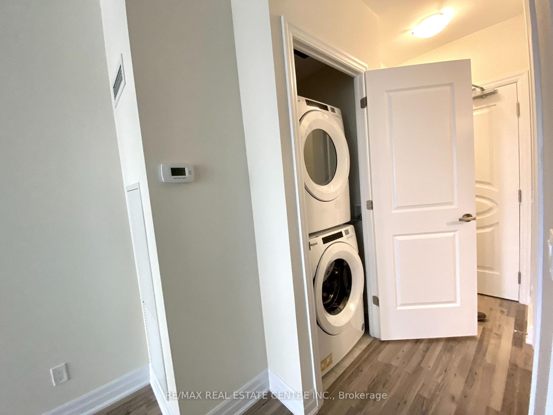 9075 Jane Street Unit 222 photo 15