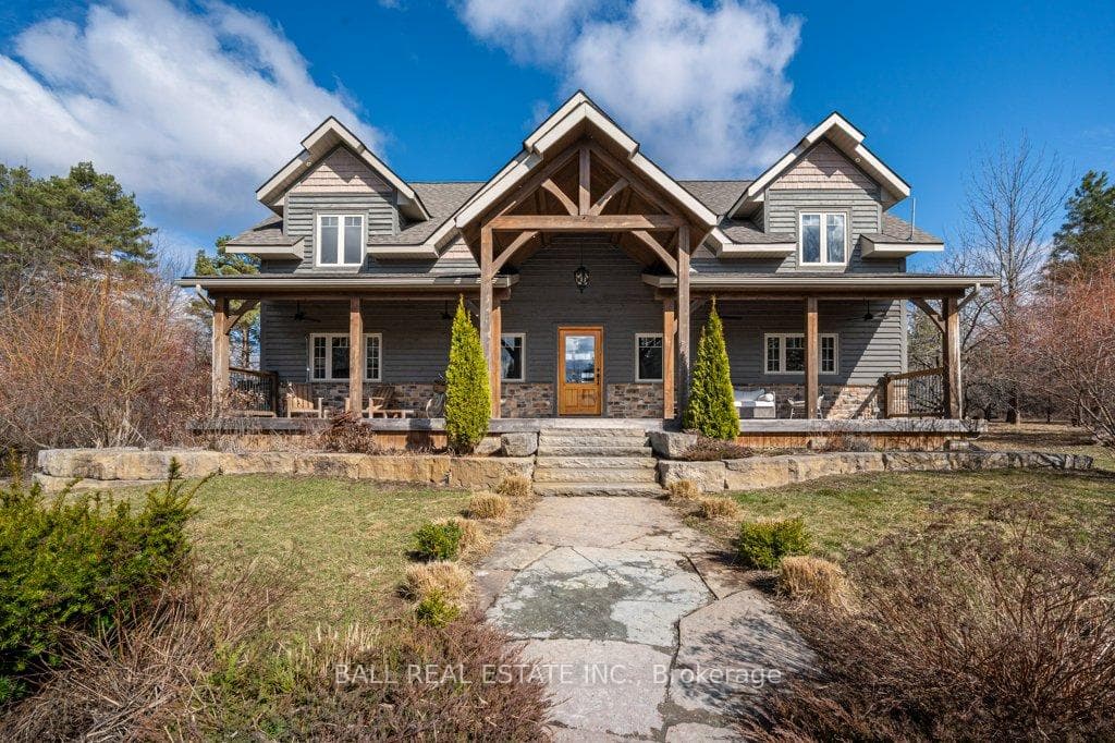 1069 Maria Street photo 4