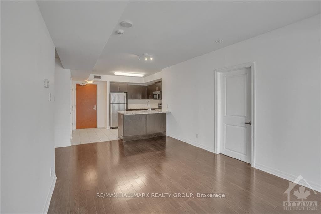 242 RIDEAU Street Unit 802 photo 12