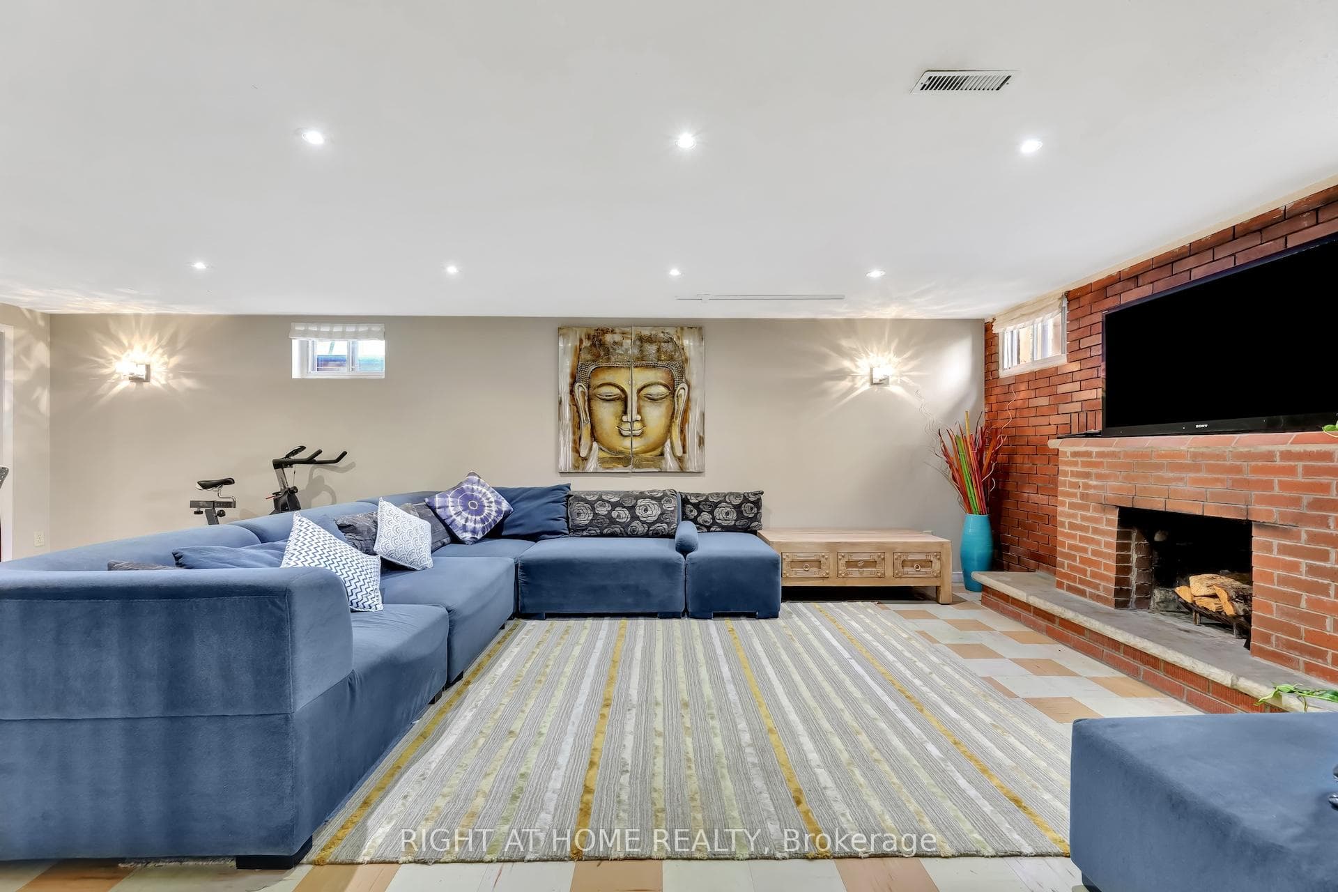 1369 Tyneburn Crescent photo 24