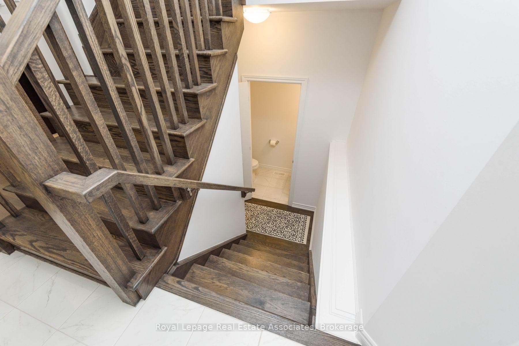 3985 Crown Street photo 9