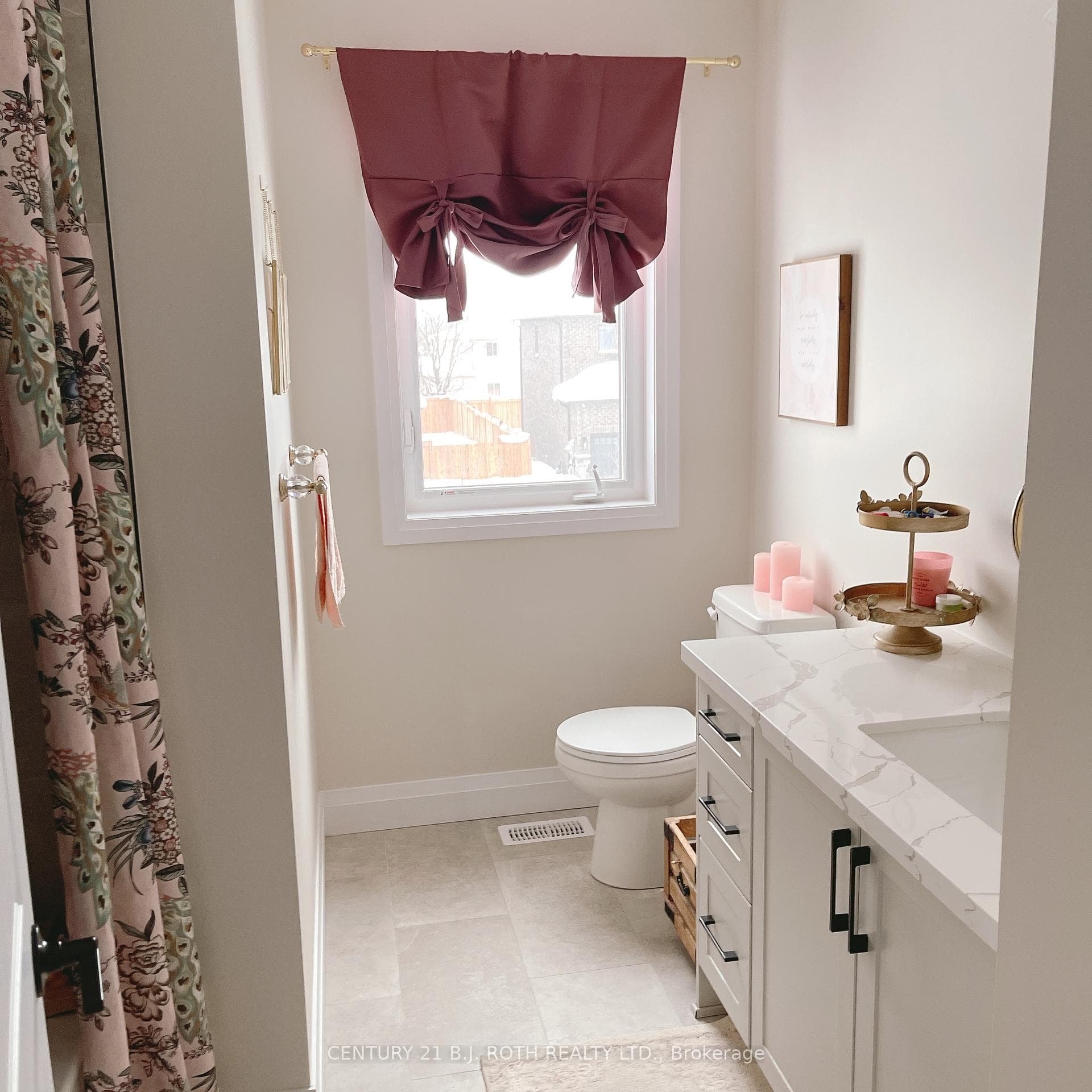 19 Rowley Crescent photo 24