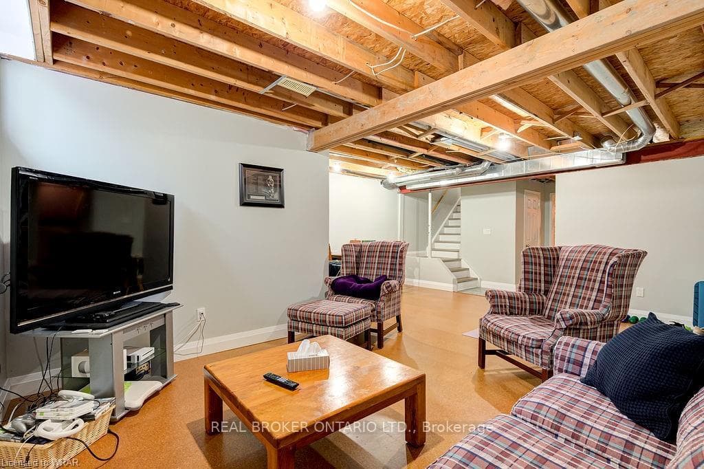 555 Mariner Drive photo 26