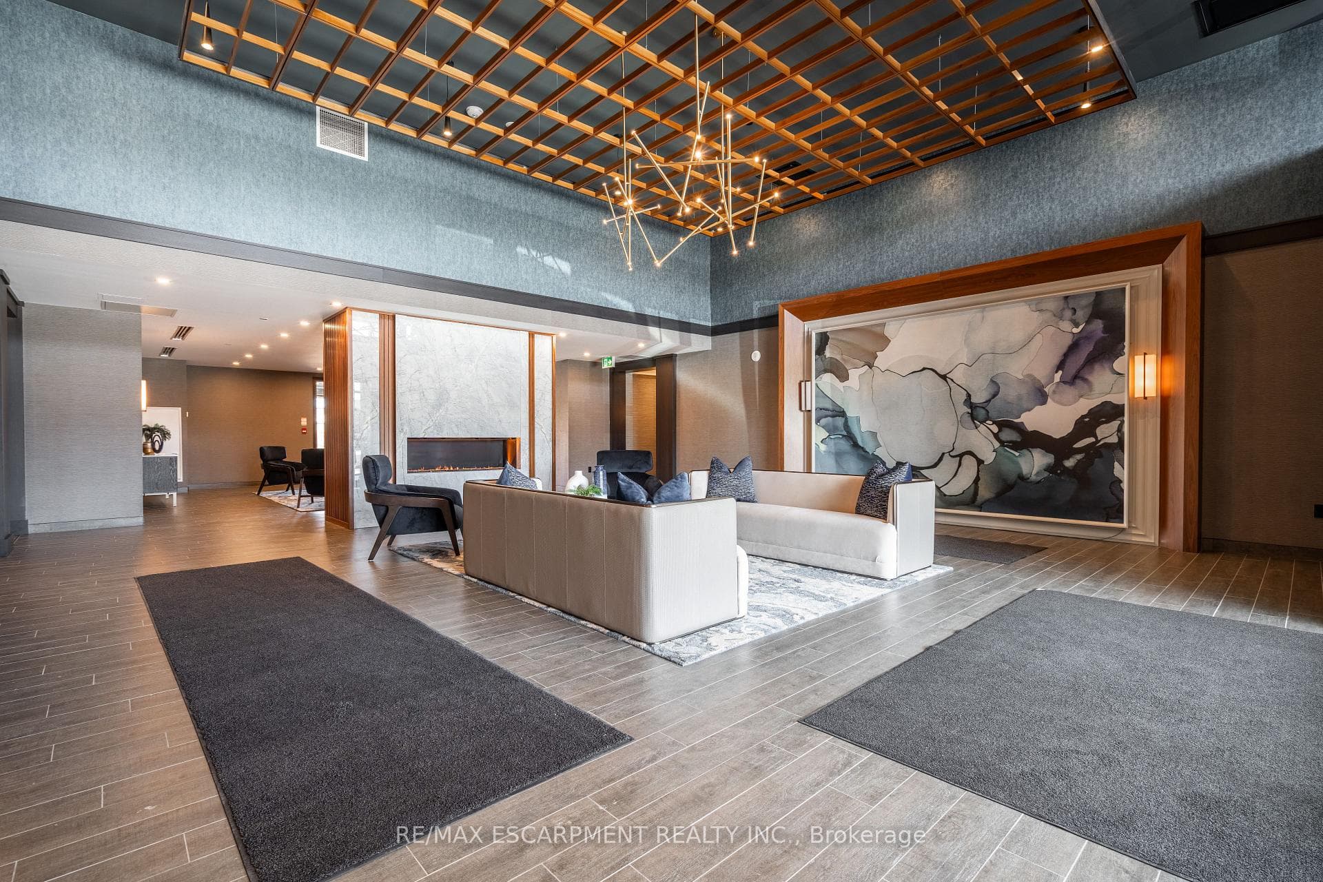 450 Dundas Street Unit 810 photo 35