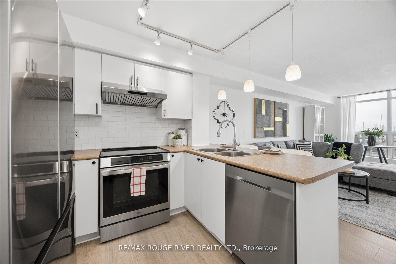 340 Watson Street Unit 305 photo 8
