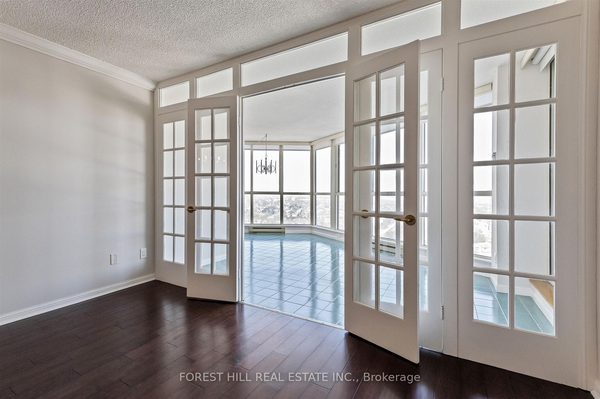 85 Skymark Drive Unit 2305 photo 12