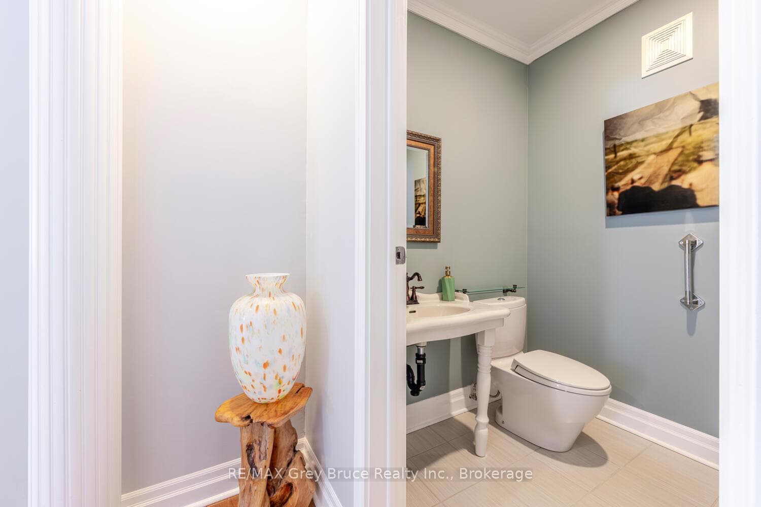 424 Huron Road photo 10