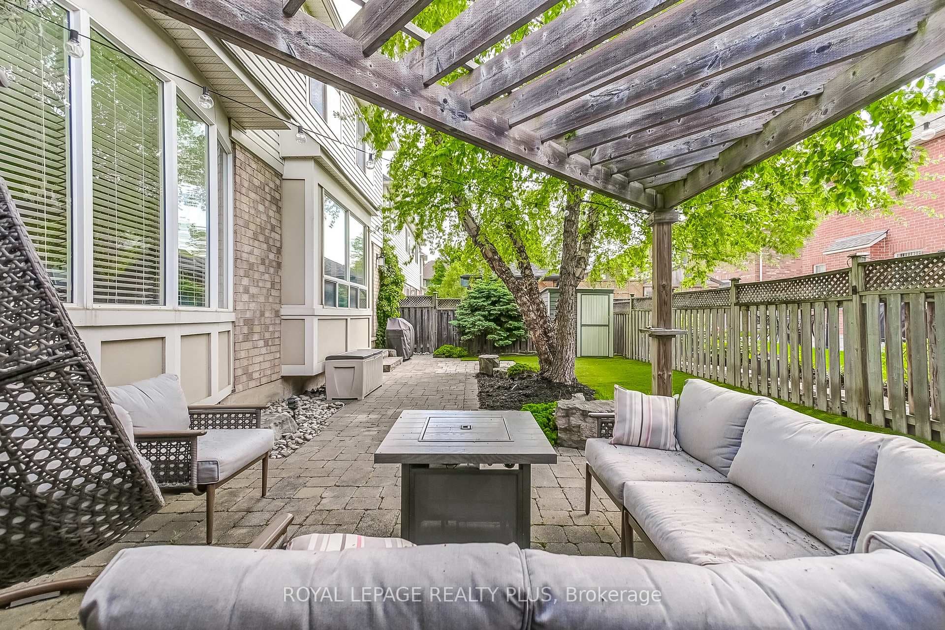 1376 Hearst Boulevard photo 39