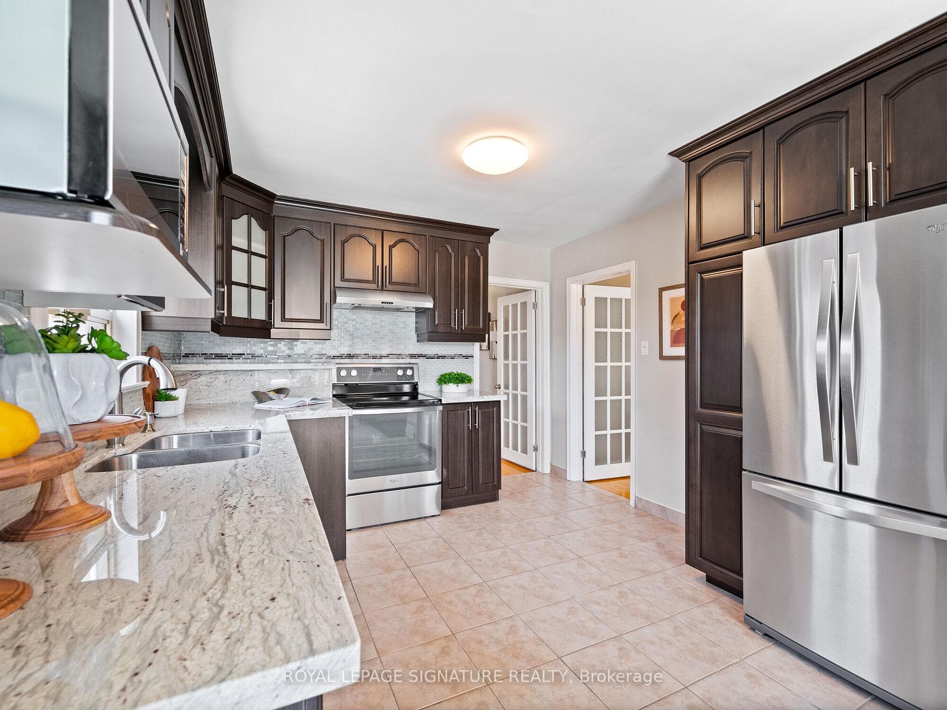 26 Saugeen Crescent photo 9