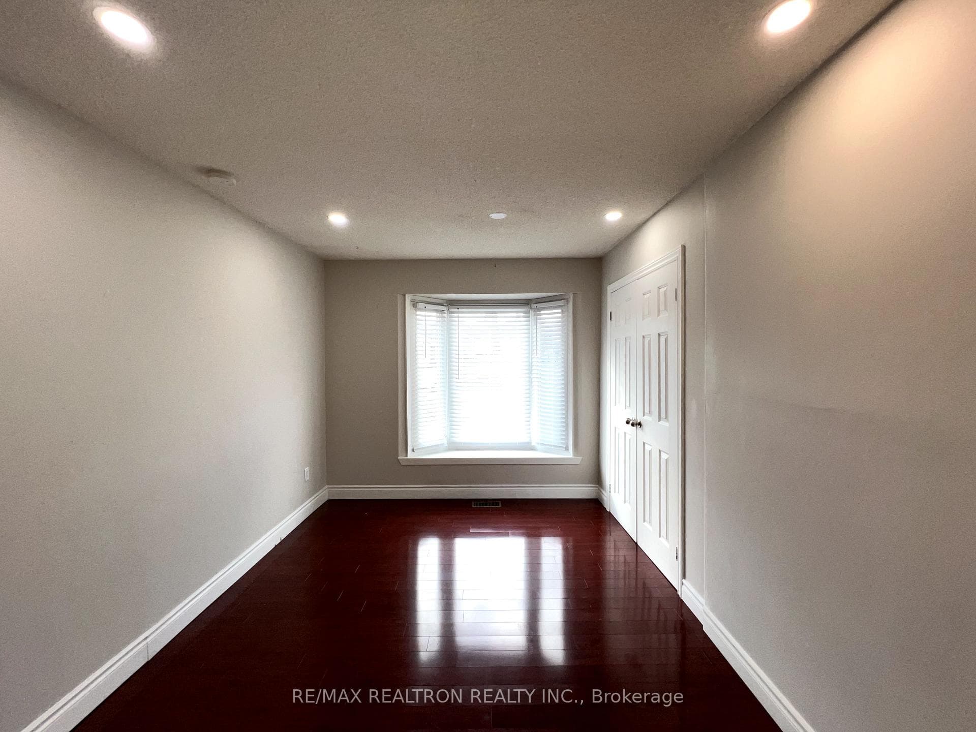 1630 Tawnberry Street photo 8