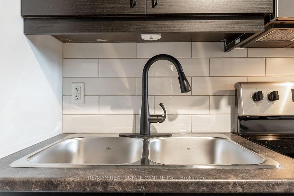 676 Rymal Road Unit 2 photo 5
