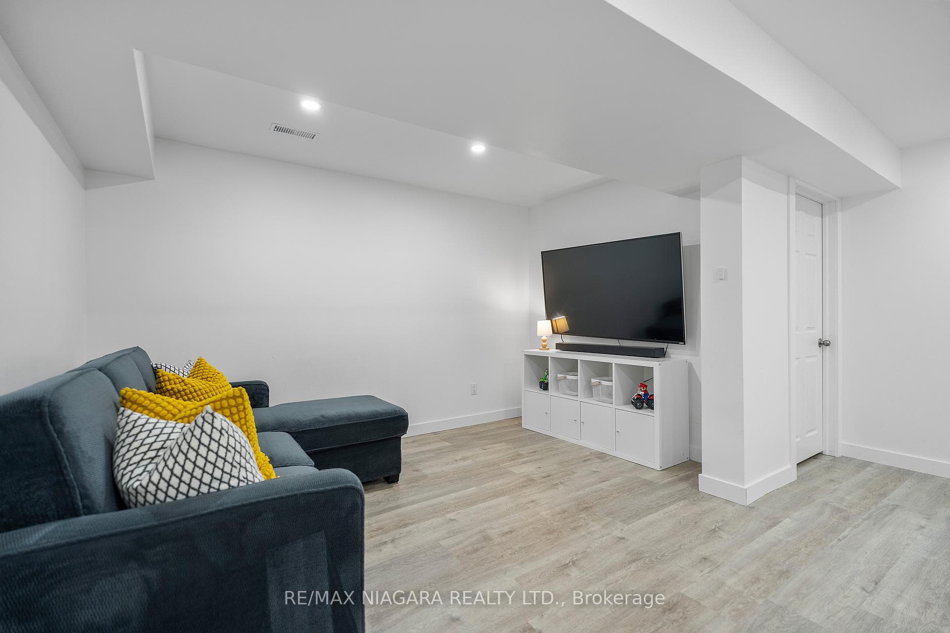 19 Springview Drive photo 29
