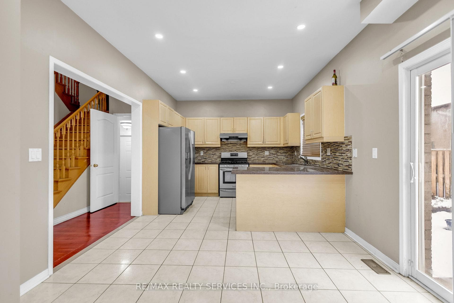 108 Beavervalley Drive photo 6