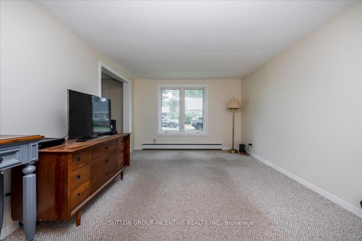 159 Toronto Street photo 5