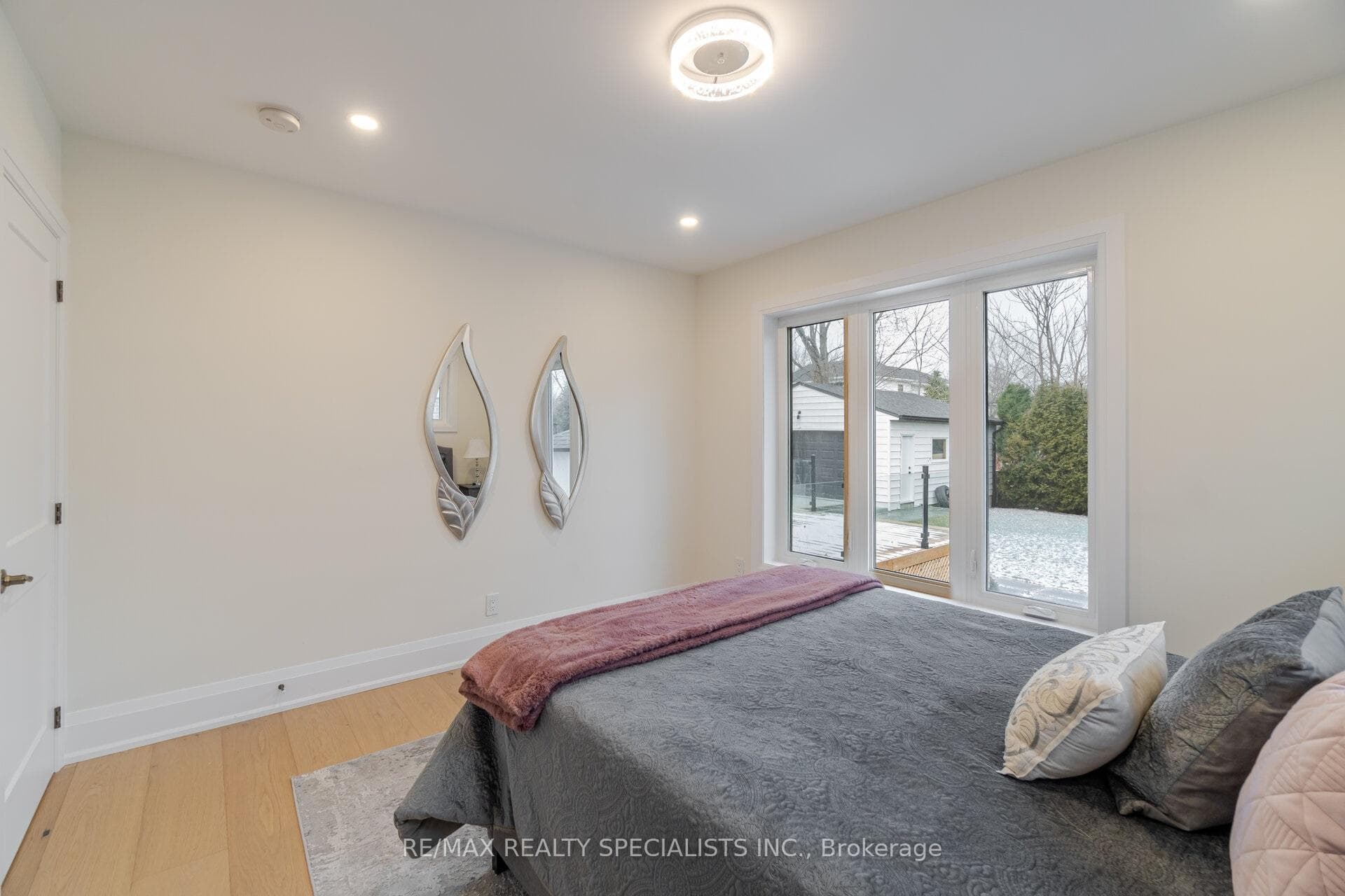 535 Sandbrook Road photo 16