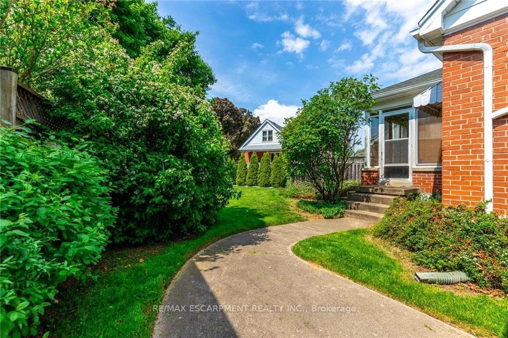 63 Bland Avenue photo 38