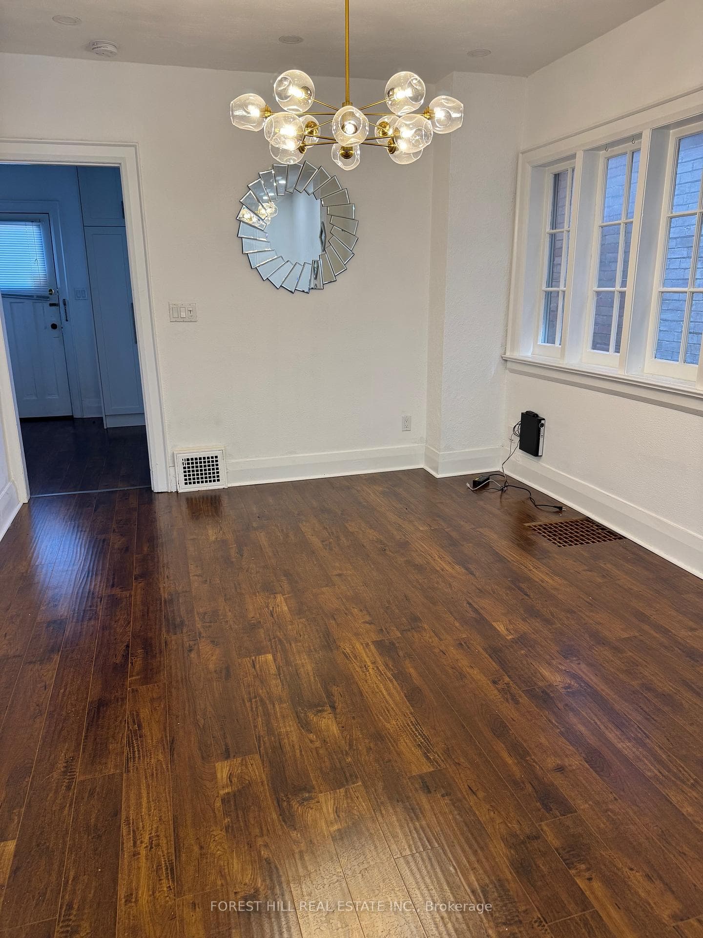 112 Douglas Avenue photo 3