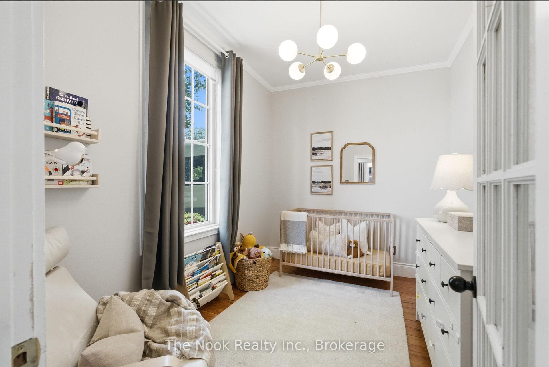 400 Byron Street photo 31