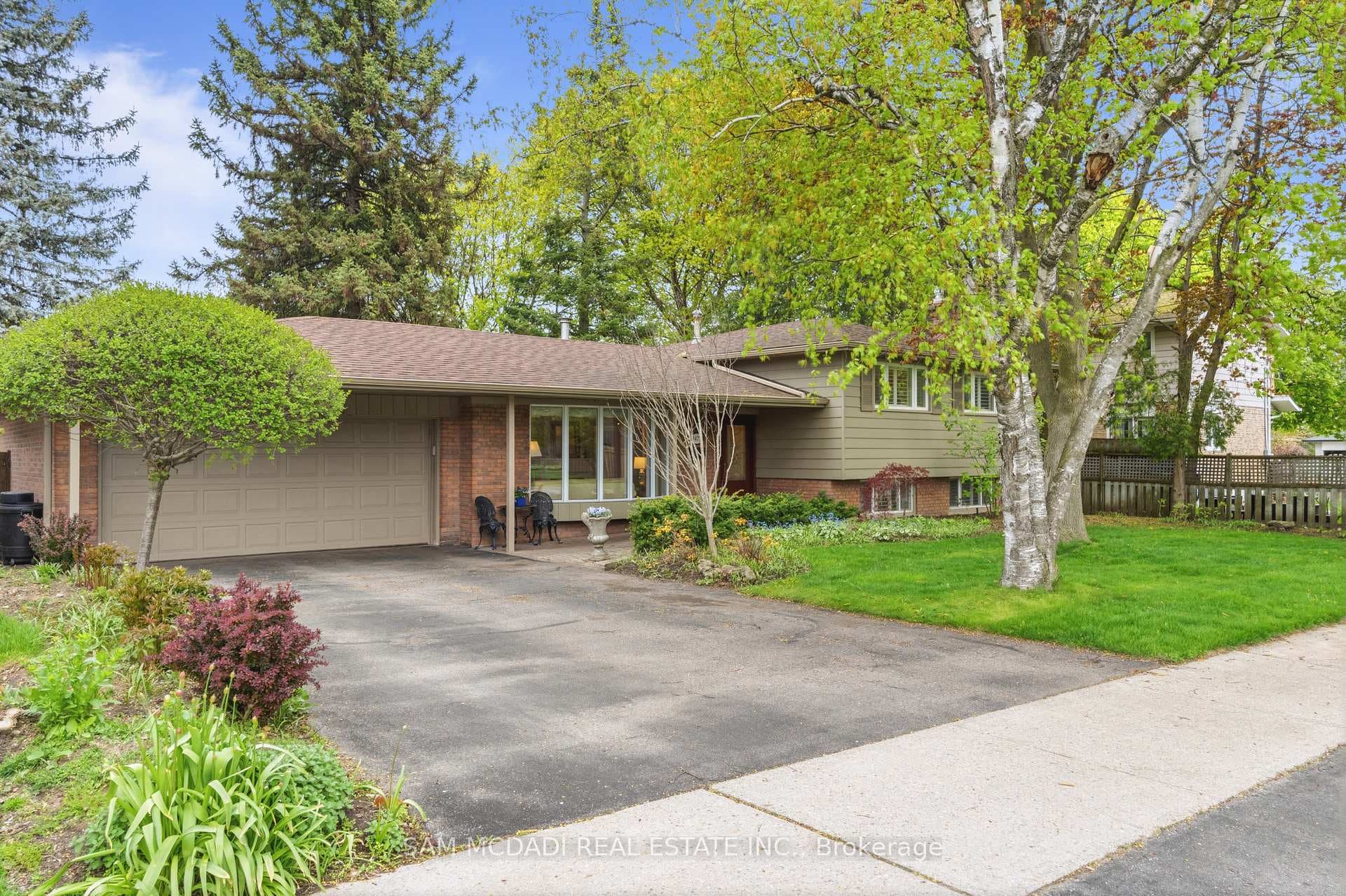 1477 Agnew Road photo 2