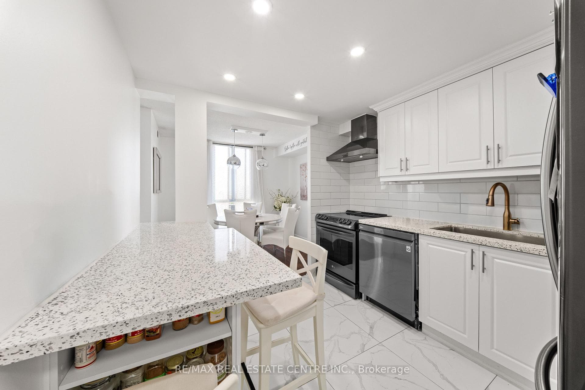 145 Hillcrest Avenue Unit 1907 photo 13