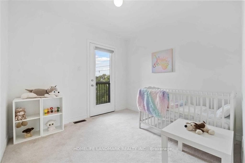6D Parker Avenue photo 9