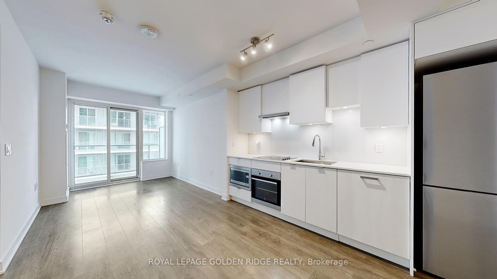 99 Broadway Avenue Unit 2607 photo 5