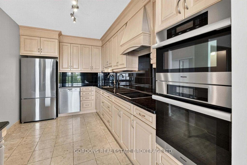 1000 King Street Unit 1005 photo 16