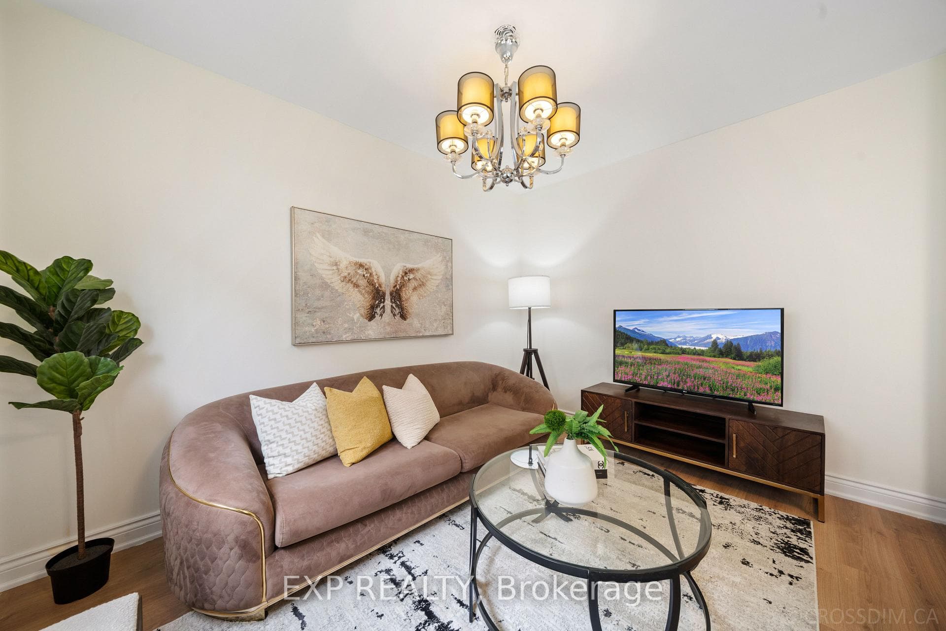 144 Snowshoe Crescent photo 8