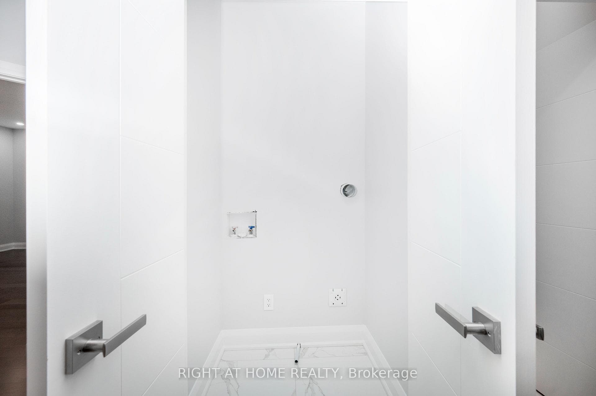 548 Shoreway Drive photo 47