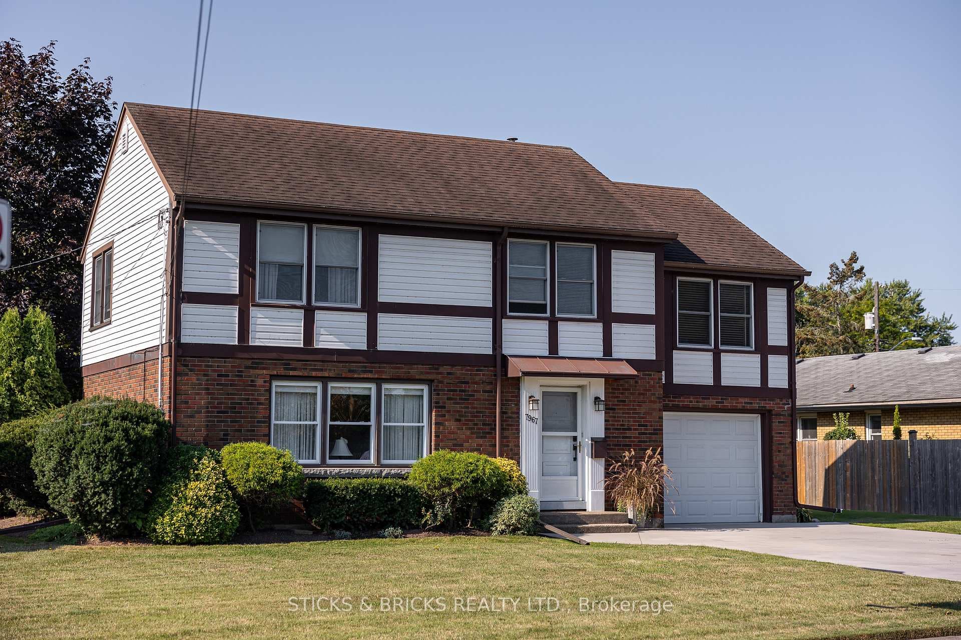 7967 Sarah Street photo 3