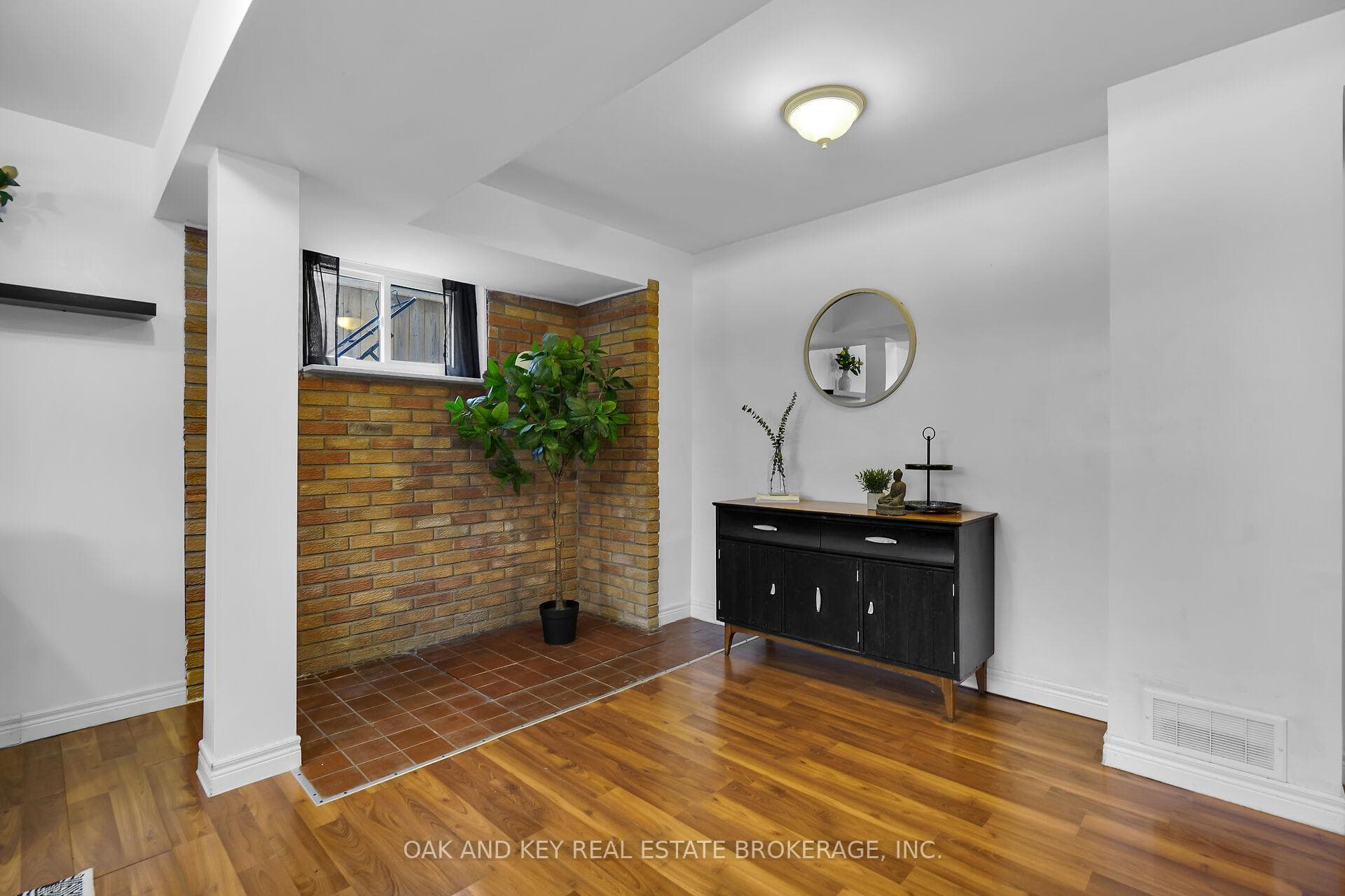 837 Osgoode Drive photo 25