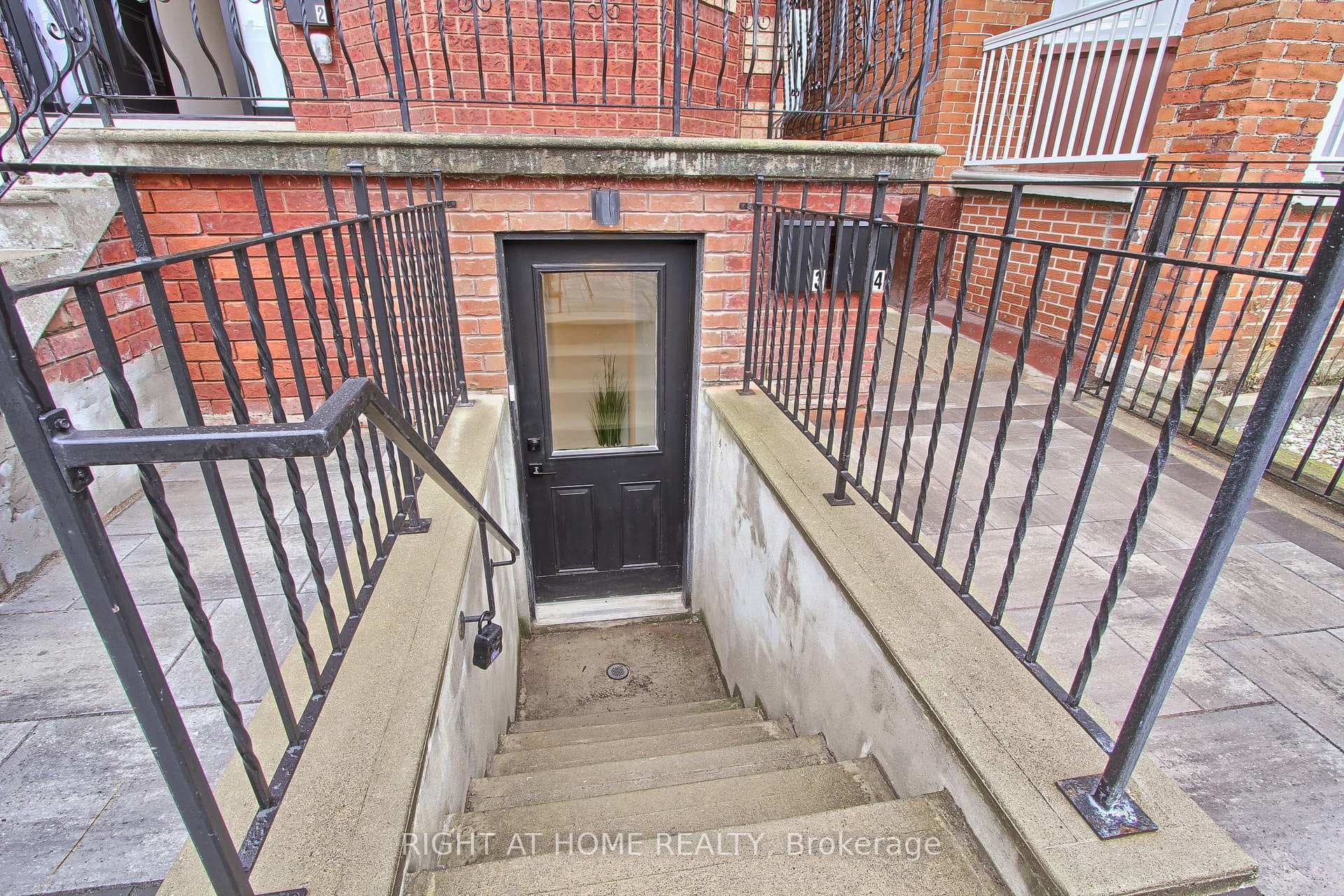 1201 Dovercourt Road Unit Unit 3 photo 2