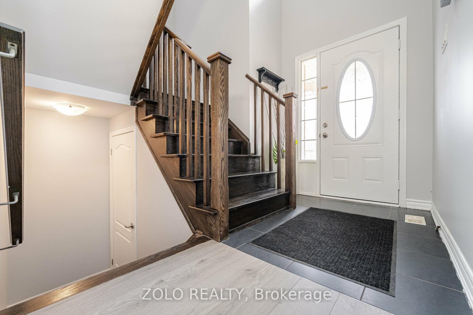 123 Vanhorne Close photo 14