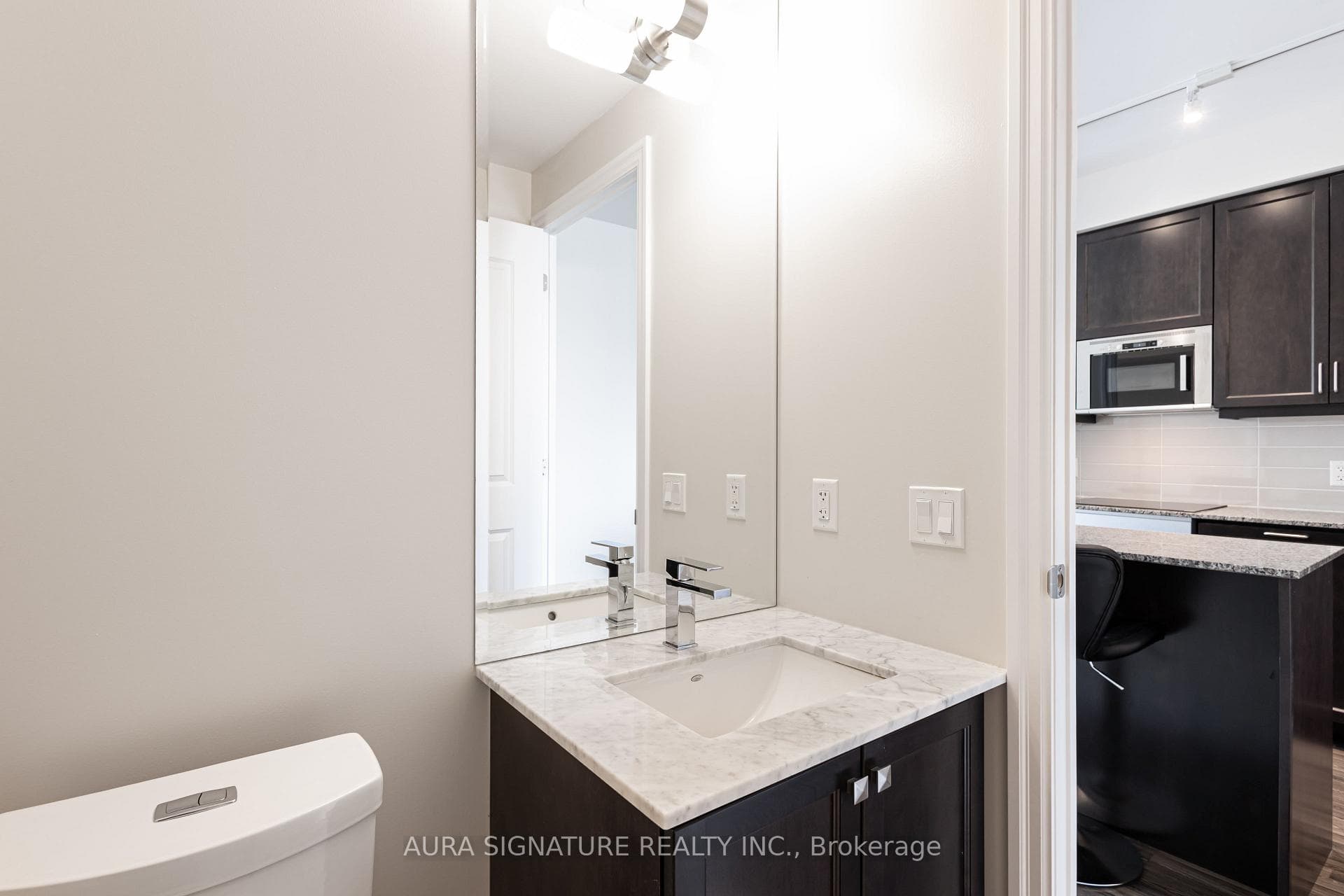 9085 Jane Street Unit 1607 photo 27