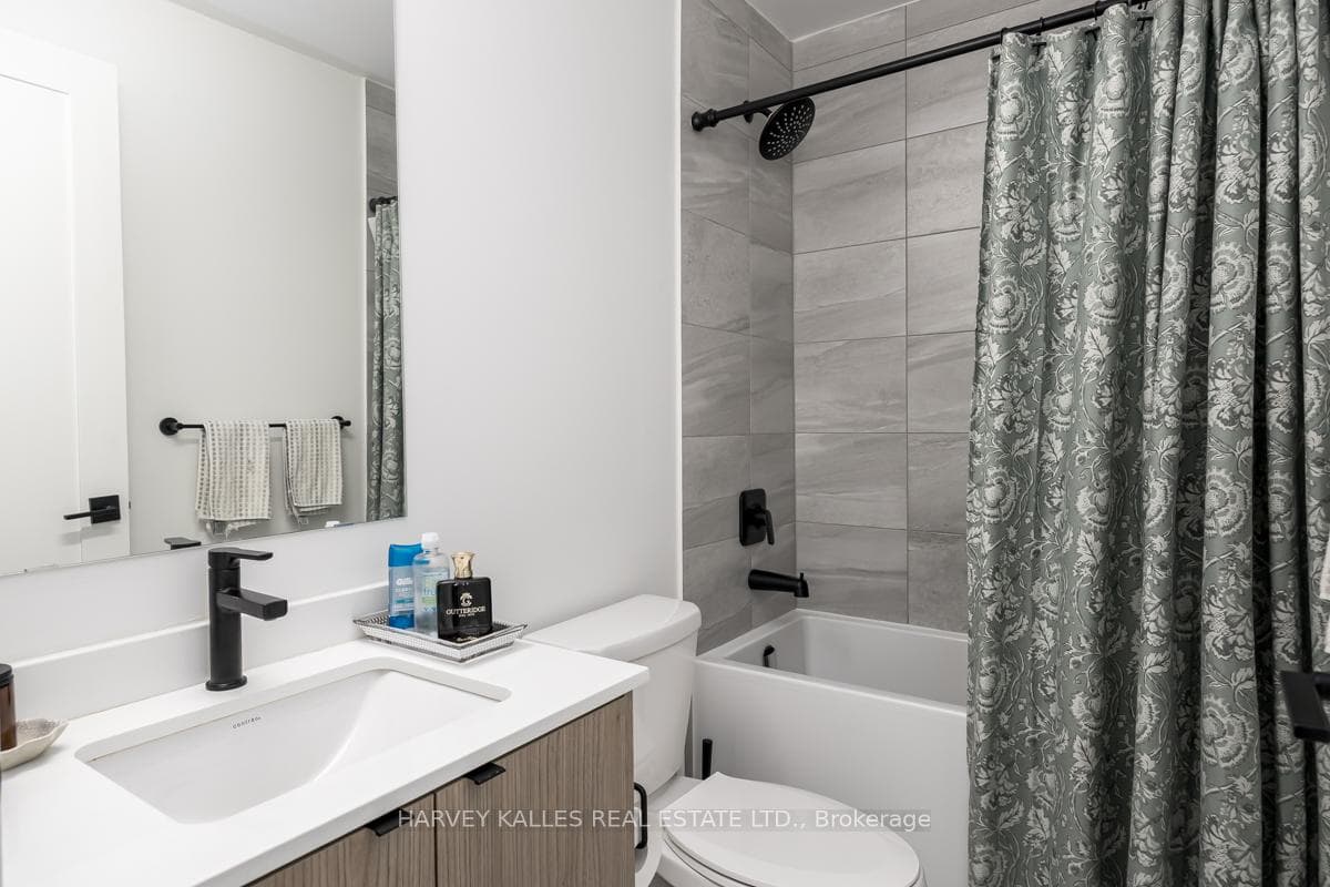 2369 Danforth Avenue Unit 710 photo 15
