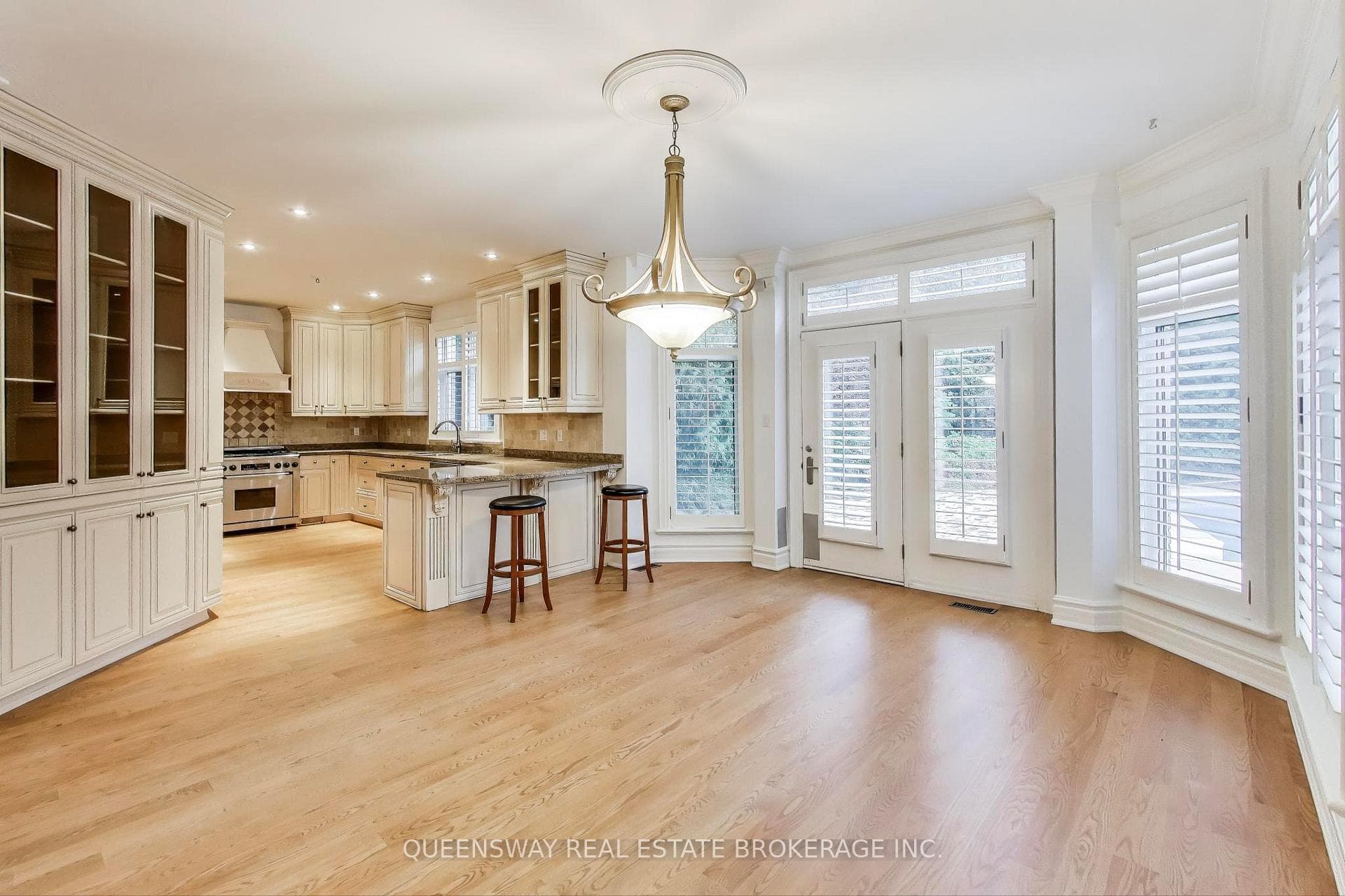 1371 Chriseden Drive photo 11