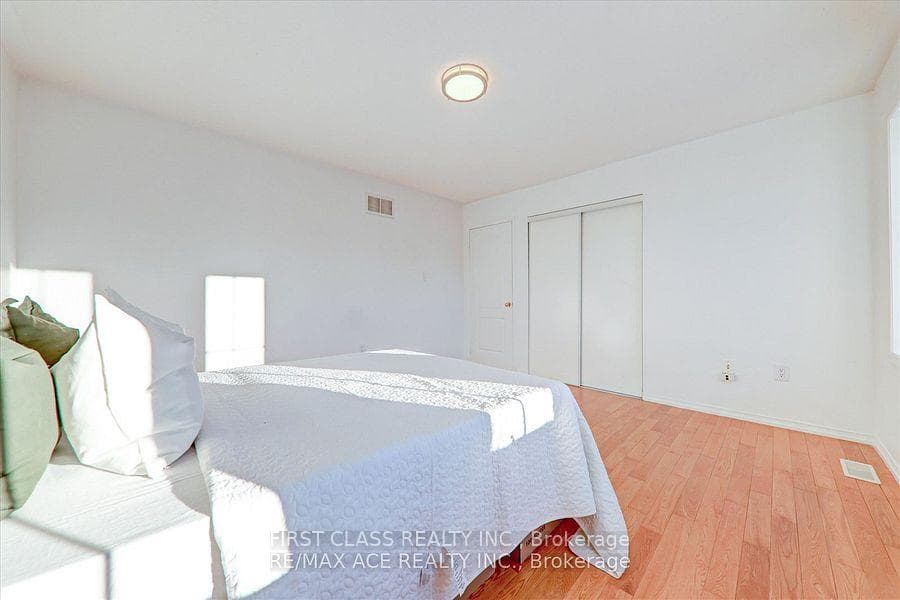 65 Ryder Crescent Unit Main photo 29